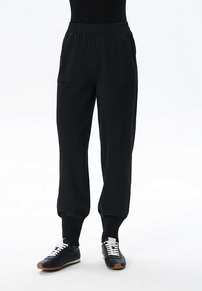 Трикотажные брюки в спортивном стиле