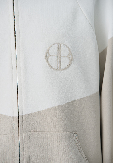 Спортивный бомбер из вискозы