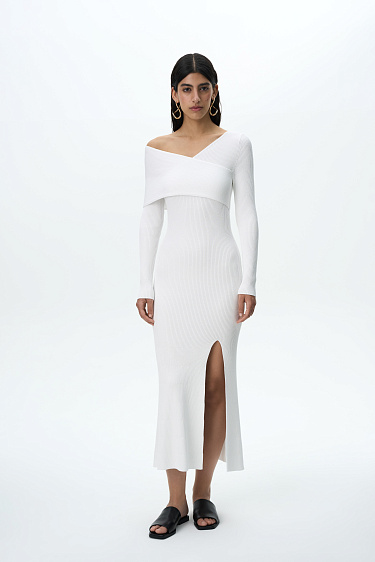 Платье миди из вискозы с отлетной деталью