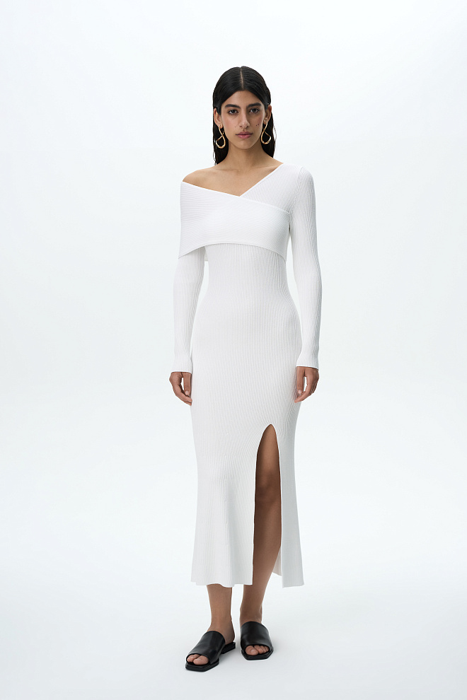 Платье миди из вискозы с отлетной деталью