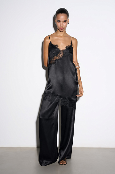 Платье-комбинация с кружевом