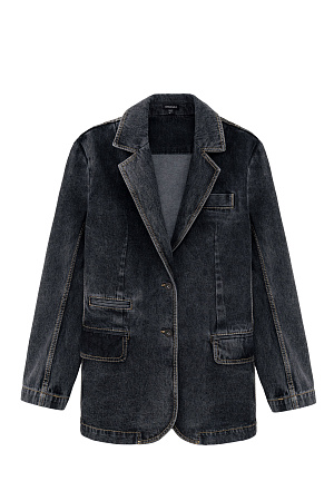 черный Джинсовый жакет из 100% хлопка. Модель прямого силуэта с английским воротником, прорезными карманами с карманами по бокам и на груди. Застежка на две пуговицы.