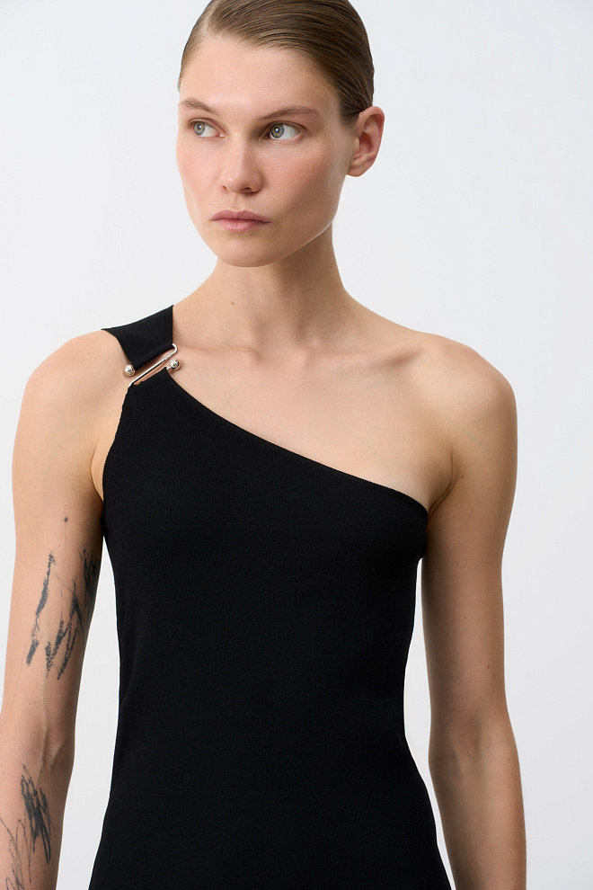 Платье с лямкой на одно плечо