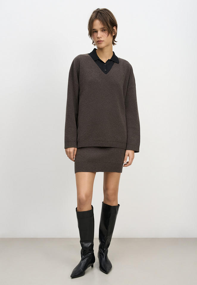 Джемпер с V-образным вырезом 