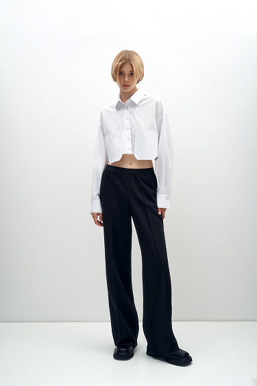 Укороченная рубашка с двумя накладными карманами