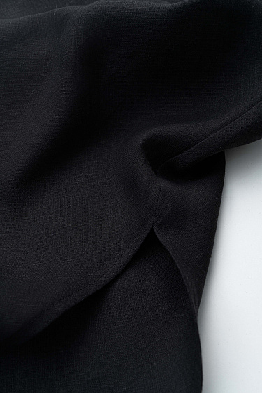 Платье из 100% льна с перекрутом