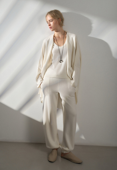 Трикотажные брюки-бананы из кашемира и шерсти 