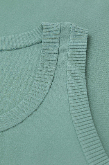 Удлиненная трикотажная майка