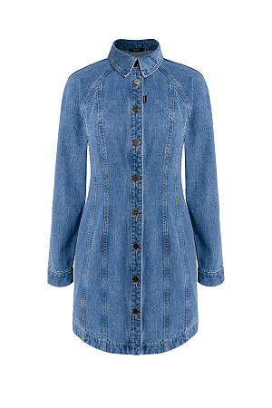 голубой Джинсовое платье из 100% хлопка длины мини. Модель приталенного силуэта, с длинным рукавом реглан и отложным воротником. Застежка на пуговицы.