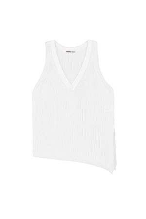 белый Трикотажный топ из 100% льна с V-образным вырезом. Модель асимметричного силуэта с глубокой проймой.