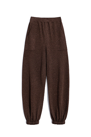 коричневый Трикотажные брюки-джоггеры из вискозы с добавлением люрекса. Модель с эластичным поясом на кулиске, боковыми карманами и манжетами на резинке.