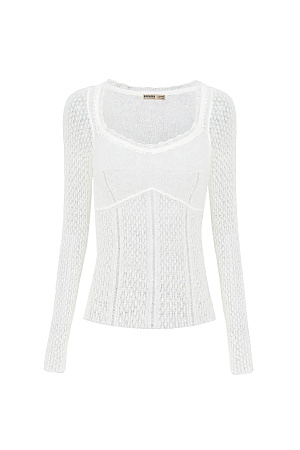 молочный тонкий ажурный джемпер из супер кид мохера и шерсти беби альпака. Модель приталенного силуэта, с глубоким вывязаным декольте и длинными рукавами.