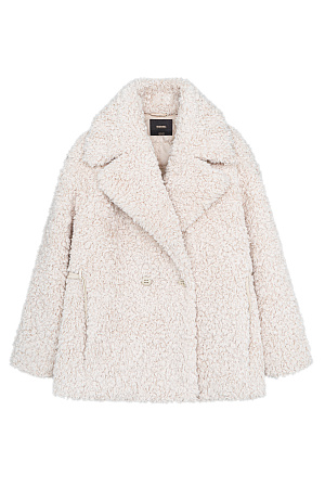 белый Двубортная шуба из искусственного меха с английским воротником. Изделие декорировано шлевками и тонким поясом из экокожи. Модель на подкладке. 