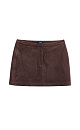 Юбка длины мини из ткани с имитацией внешнего вида и свойств натуральной замши. Застежка на скрытую пуговицу и молнию спереди. 