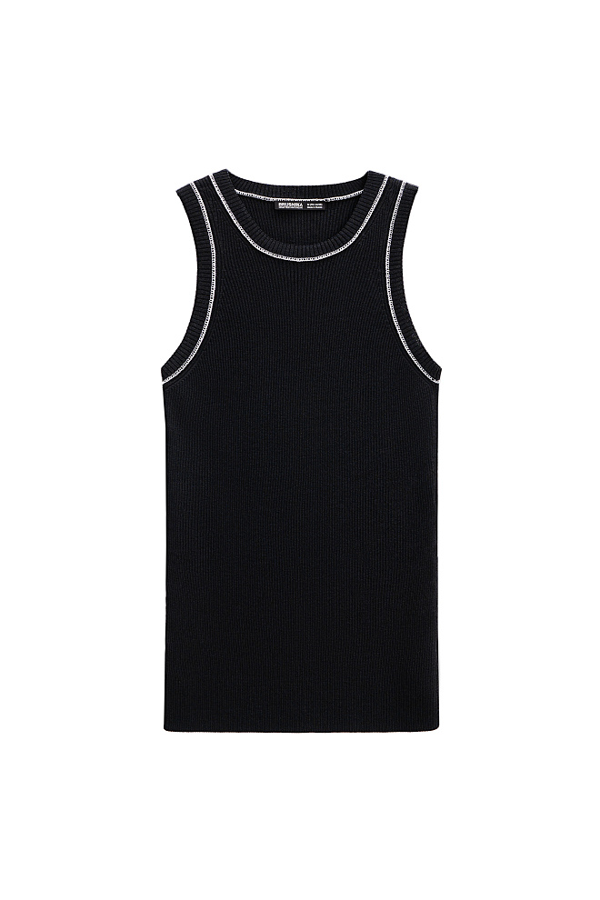 Трикотажный топ с контрастной строчкой