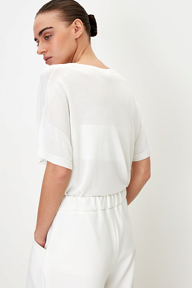 Цельновязаная футболка из 100% вискозы