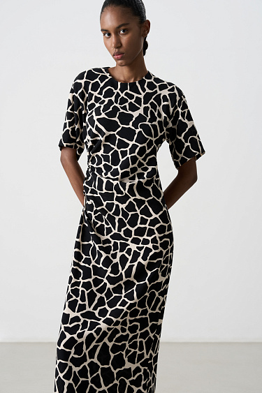 Платье с анималистичным принтом