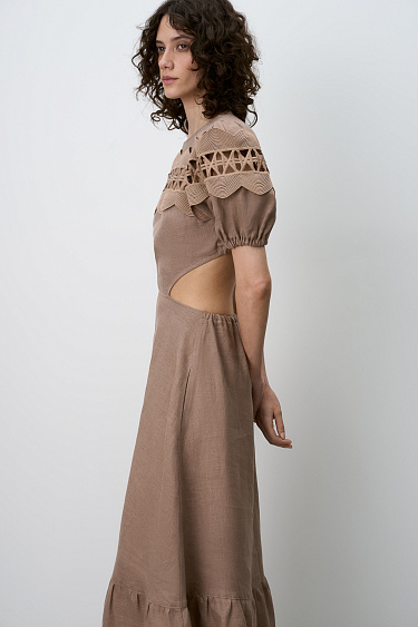 Льняное платье с кружевом