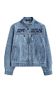 Джинсовая куртка из 100% хлопка. Модель свободного силуэта с коротким воротником-стойкой. Изделие декорировано отстрочкой контрастного цвета, формирующей графические акценты на плечах и рукавах, брендированной вышивкой на груди, боковыми карманами и карманами на груди под молнией. Застежка на молнию. Без подкладки.