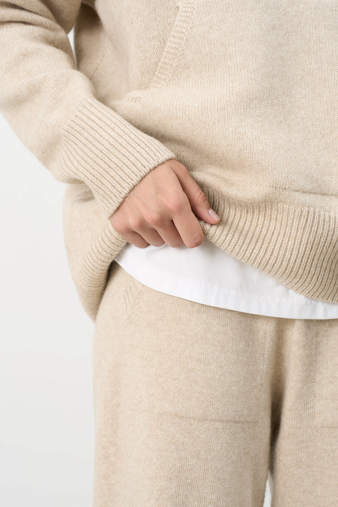 Трикотажное худи с кашемиром 