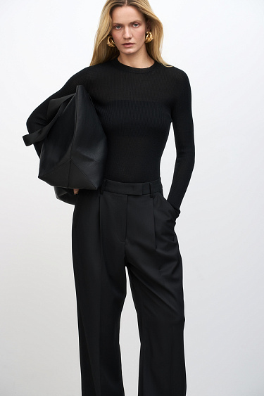 Цельновязанная водолазка из шерсти