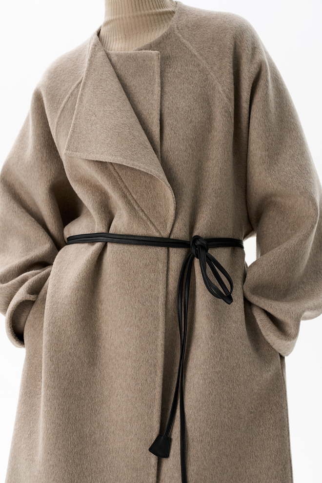 Шерстяное пальто с асимметричным лацканом
