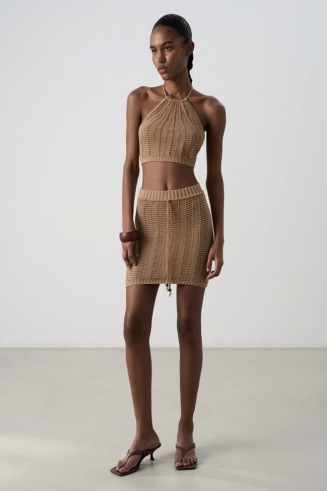 Топ с открытой спиной