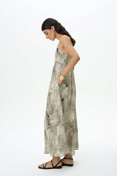 Принтованный сарафан на тонких бретелях