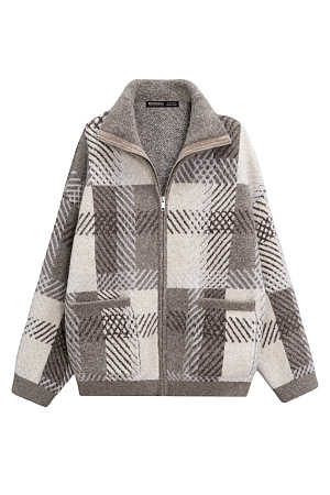 бежевый Трикотажный бомбер из смесовой шерсти с добавлением вискозы. Модель свободного кроя со спущенной линией плеч, отложным воротником и накладными карманами. Застежка на молнию. Изделие без подкладки. 