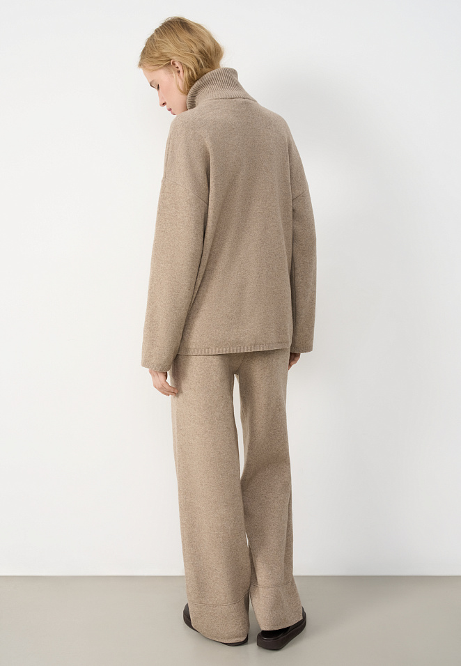 Трикотажные брюки с широким поясом