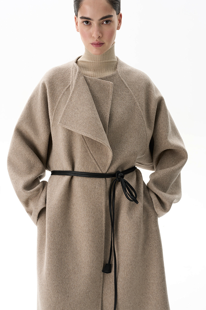 Шерстяное пальто с асимметричным лацканом