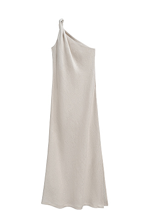 бежевый Платье длины макси из 100% льна. Модель асимметричного кроя, с перекрученной лямкой на одно плечо. Разрез сбоку.