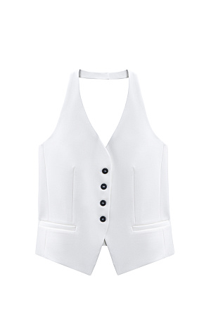 белый Жилет из поливискозы с открытой спиной и вырезом халтер. Модель приталенного силуэта с глубокой проймой, V-образным вырезом горловины и прорезными карманами. Застежка на пуговицы.