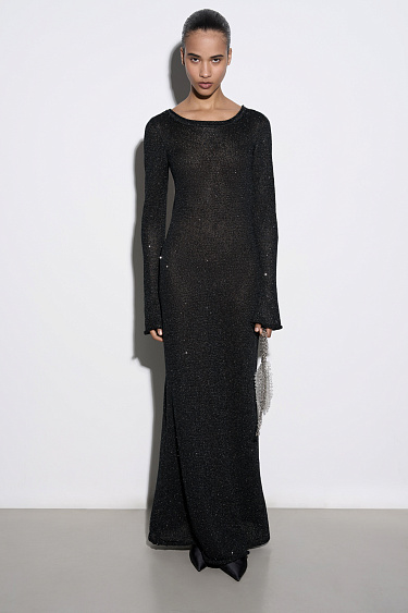 Платье с пайетками и открытой спиной