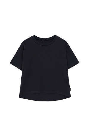 черный Укороченная футболка из 100% хлопка со спущенным рукавом и брендированным ярлыком снизу.