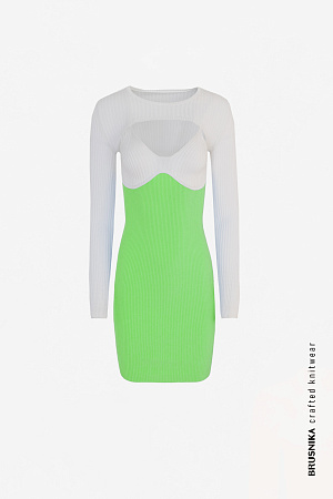 зеленый Сарафан на бретелях из вискозы идет в комплекте со съемным укороченным джемпером с длинными рукавами.