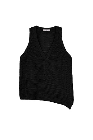 черный Трикотажный топ из 100% льна с V-образным вырезом. Модель асимметричного силуэта с глубокой проймой.