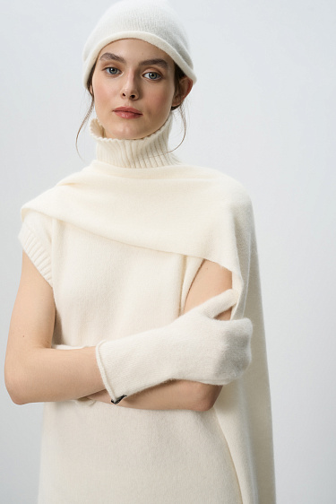 Длинный шарф с пухом лисы