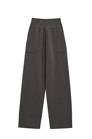 коричневый Трикотажные брюки из кашемира, шерсти и вискозы. Модель свободного силуэта со средней посадкой, широким эластичным поясом в рубчик и большими накладными карманами. 