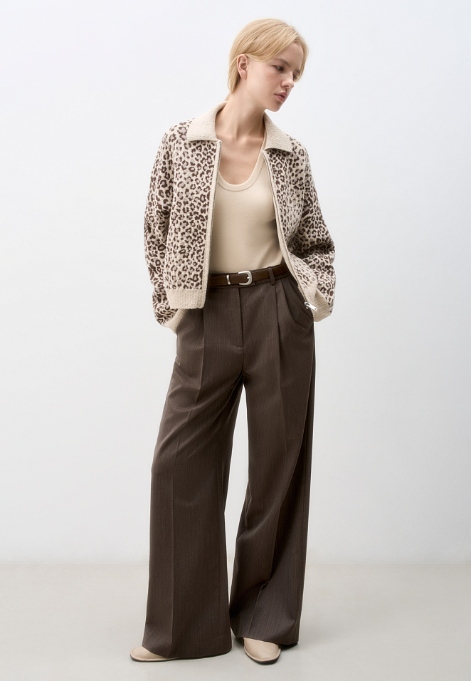 Бомбер с анималистическим дизайном