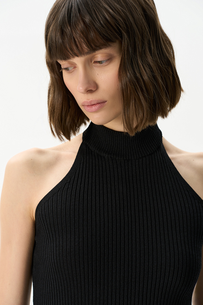 Топ из вискозы с американской проймой