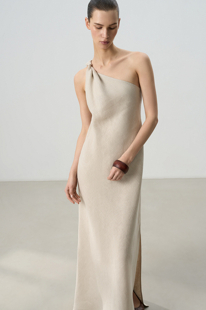 Платье из 100% льна с перекрутом