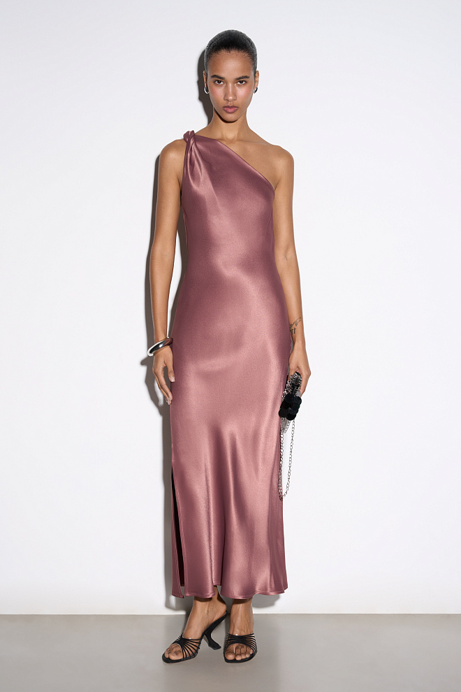 Атласное платье с перекрутом