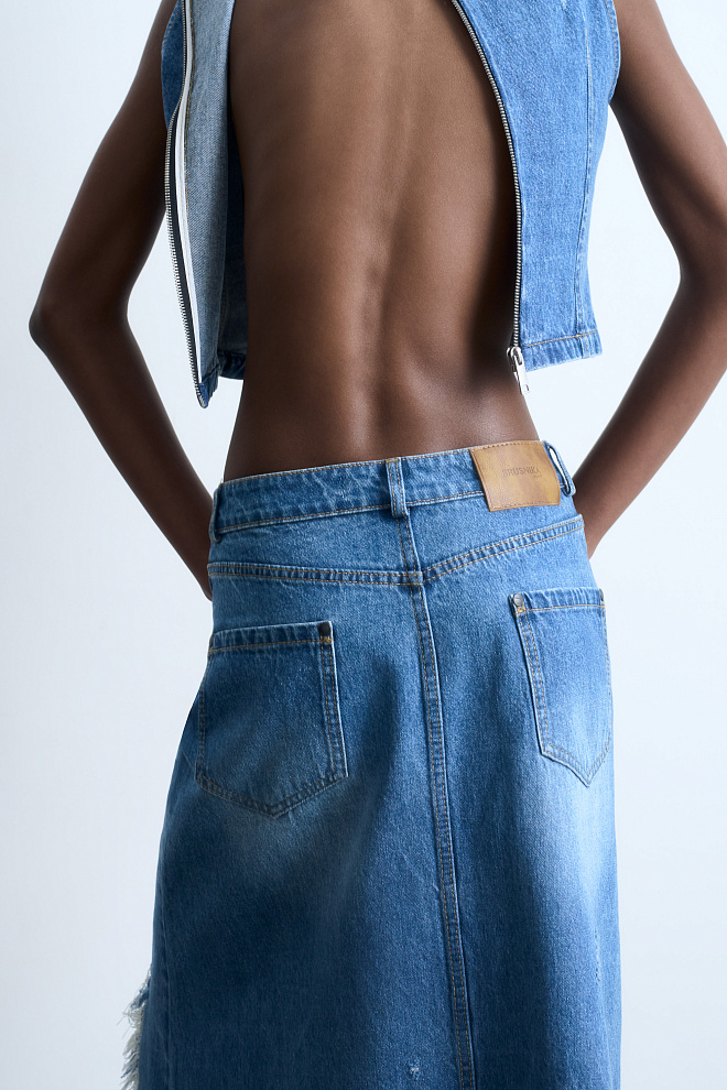 Топ с разрезами в стиле гранж