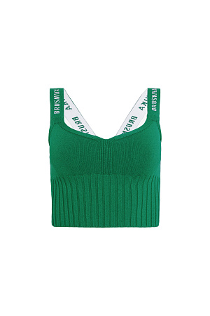 зеленый Трикотажный спортивный топ на широких бретелях. Модель приталенного силуэта с фигурным декольте и широким эластичным поясом в рубчик.