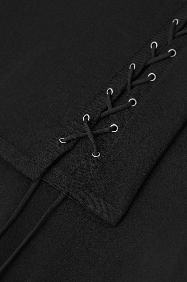 Платье на одно плечо 