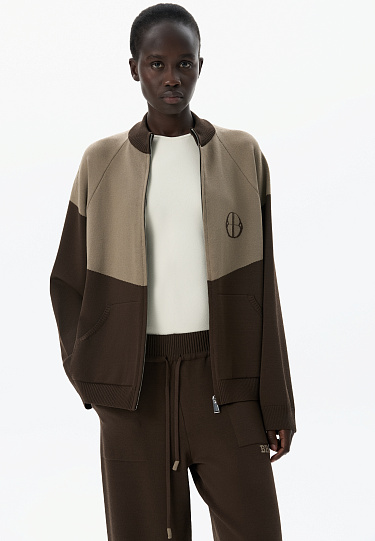 Спортивный бомбер из вискозы