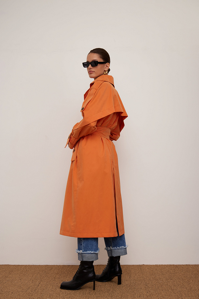 Двубортный тренч из водоотталкивающего материала