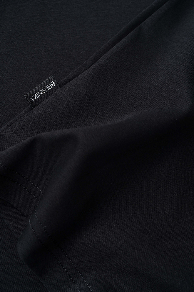 Футболка с подплечниками