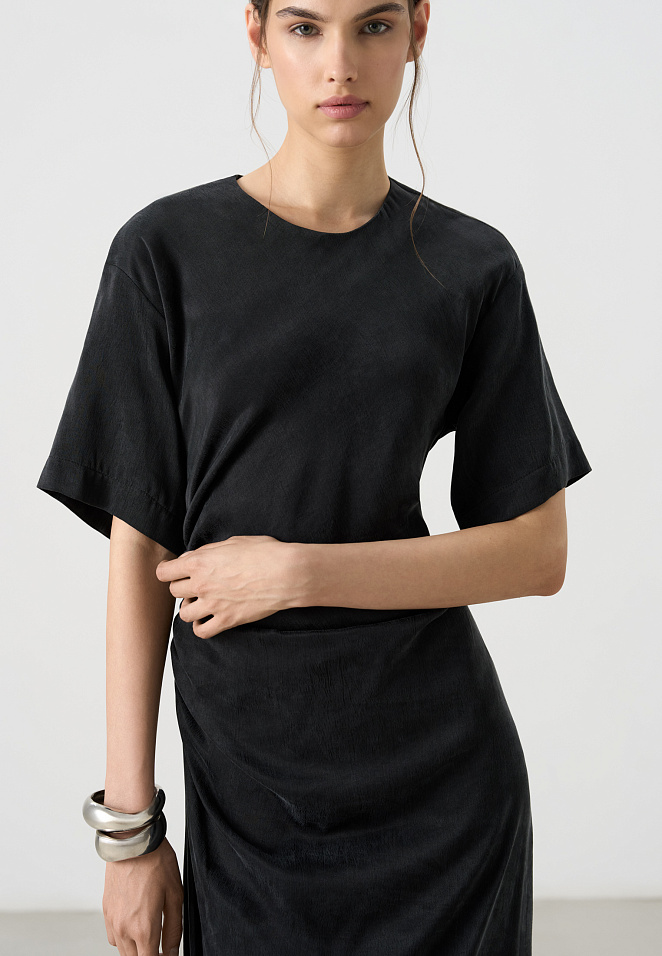 Платье из купры длины миди